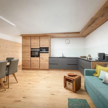 Luxus Living 9 Apartment