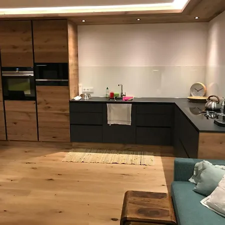 Luxus Living 9 Apartment